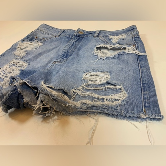 Topshop Mom denim factory distressed shorts, size 12 women’s (i) - Picture 7 of 7